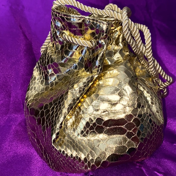 Jean Boyce crossbody bag . Outer shell man made 100% polyester. 9 inches across - Picture 3 of 6